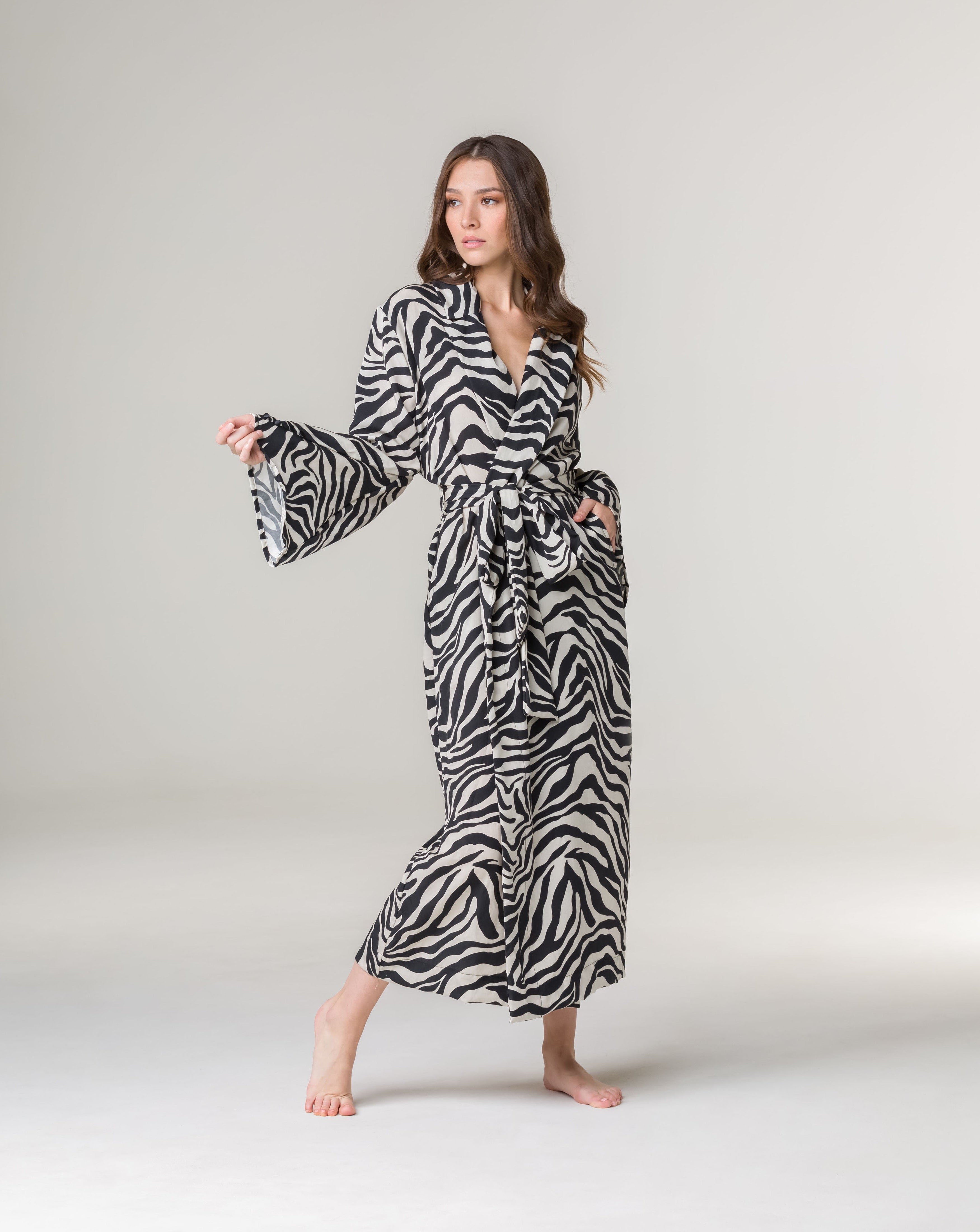 The "Simone" Robe